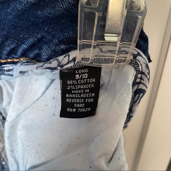 Rue21 Skinny boot cut jeans with a flare at the bottom. Size Long 9/10 - Picture 2 of 10